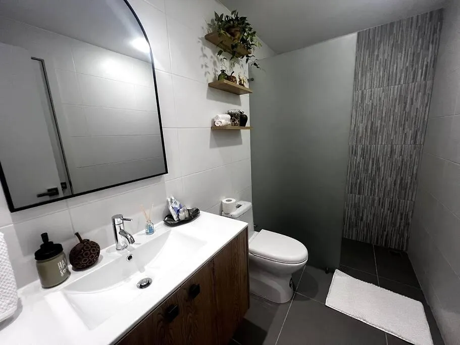 아파트 Suite Comoda Y Acogedora En 키토